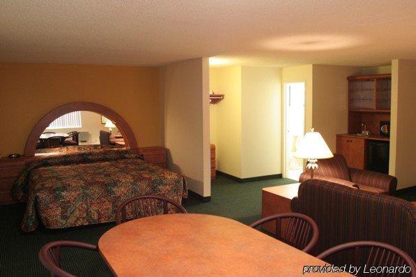 University Inn And Suites Tallahassee Room photo